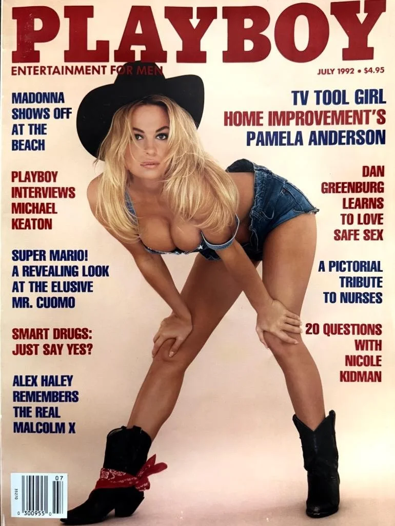 PAMELA ANDERSON BOOTS SIGNED IN GOLD PAINT EXCELLENT SIGNATURES w/COA, image 3