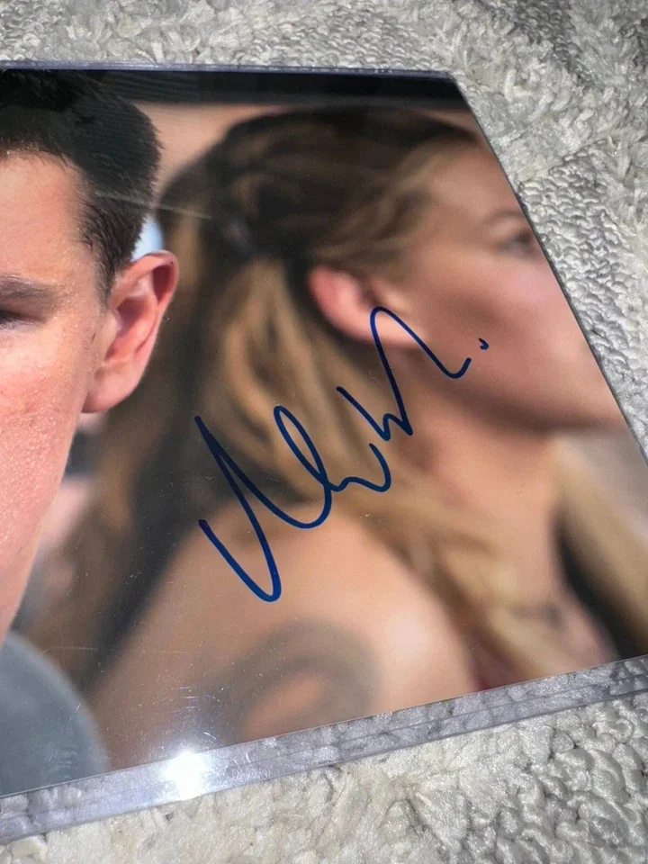 Matt Damon — The Bourne Identity (Franka Potente & Matt Damon) Signed Autograph 8x10 Photo, изображение 2