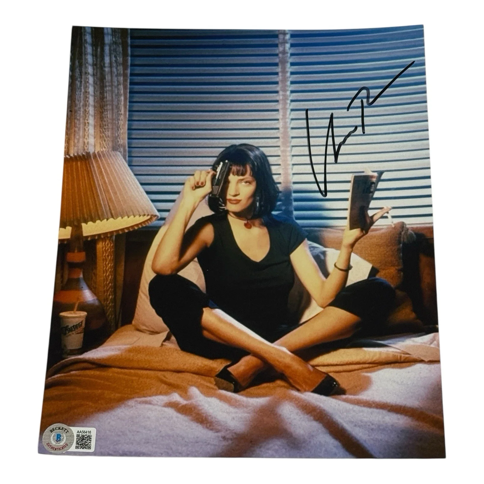 Uma Thurman — UMA THURMAN Signed PULP FICTION 8x10 AUTOGRAPH Beckett BAS Photo Auto Kill Bill