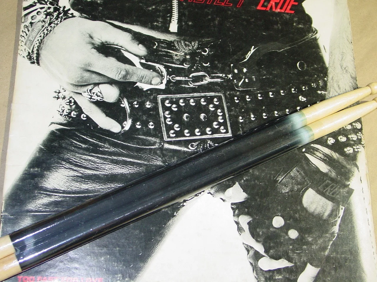 MOTLEY CRUE SHOUT AT THE DEVIL DRUM STICK DRUMSTICK SET -Black, NICE!, image 2