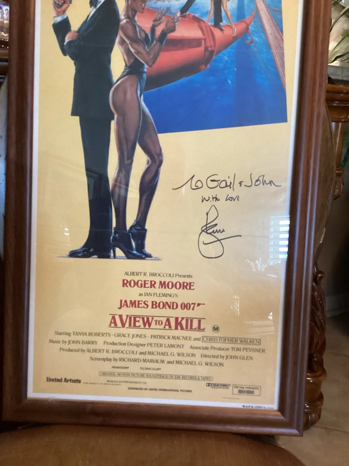 Roger Moore — James Bond A View To A Kill Insert Autographed By Roger Moore Framed!, image 3