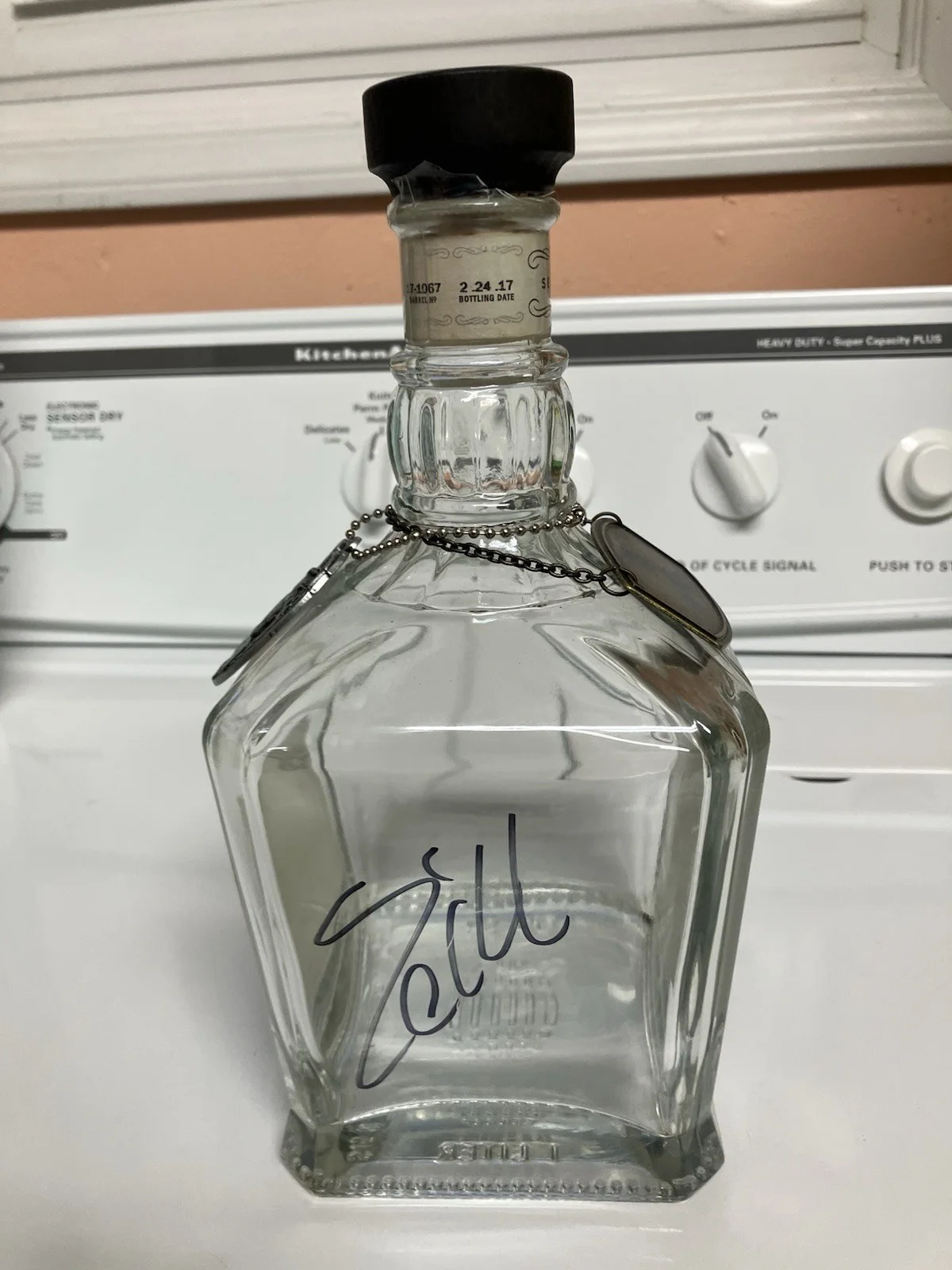 ERIC CHURCH SIGNED JACK DANIELS EMPTY WHISKEY BOTTLE AUTOGRAPH, image 2