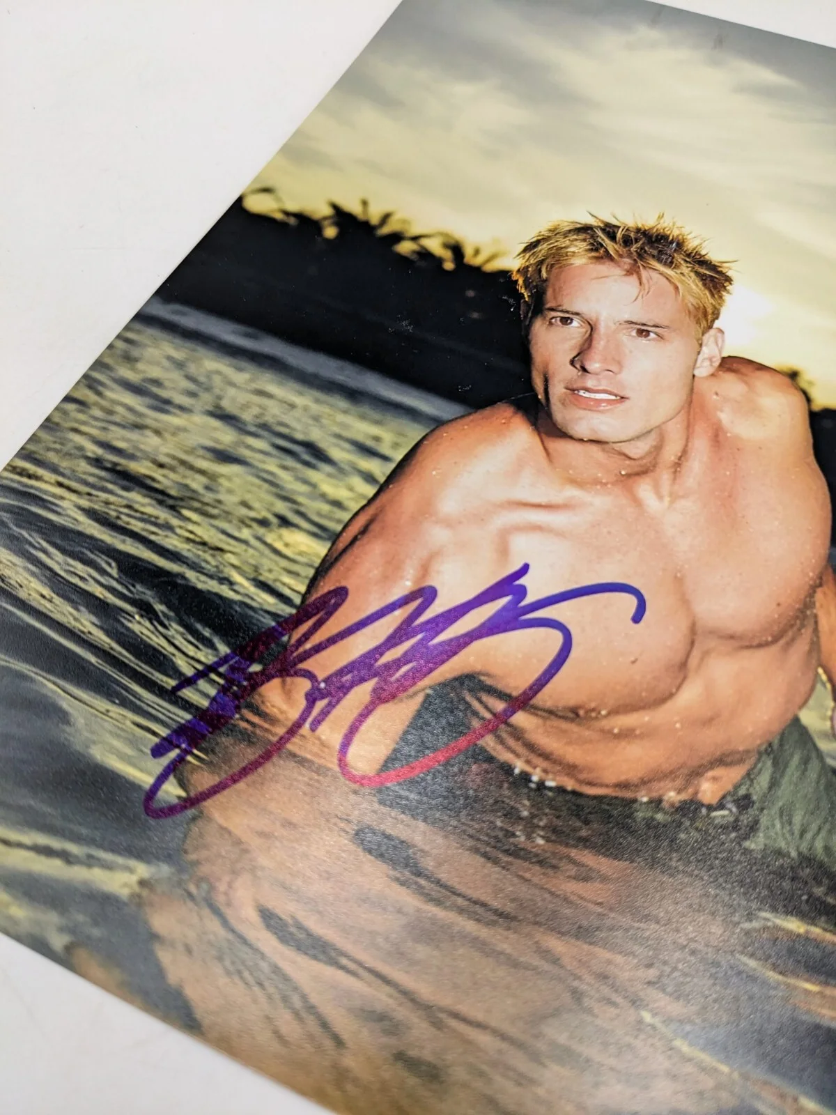 JUSTIN HARTLEY Authentic Hand-Signed "AQUAMAN" 8x10 Photo W/Unknown COA, изображение 3