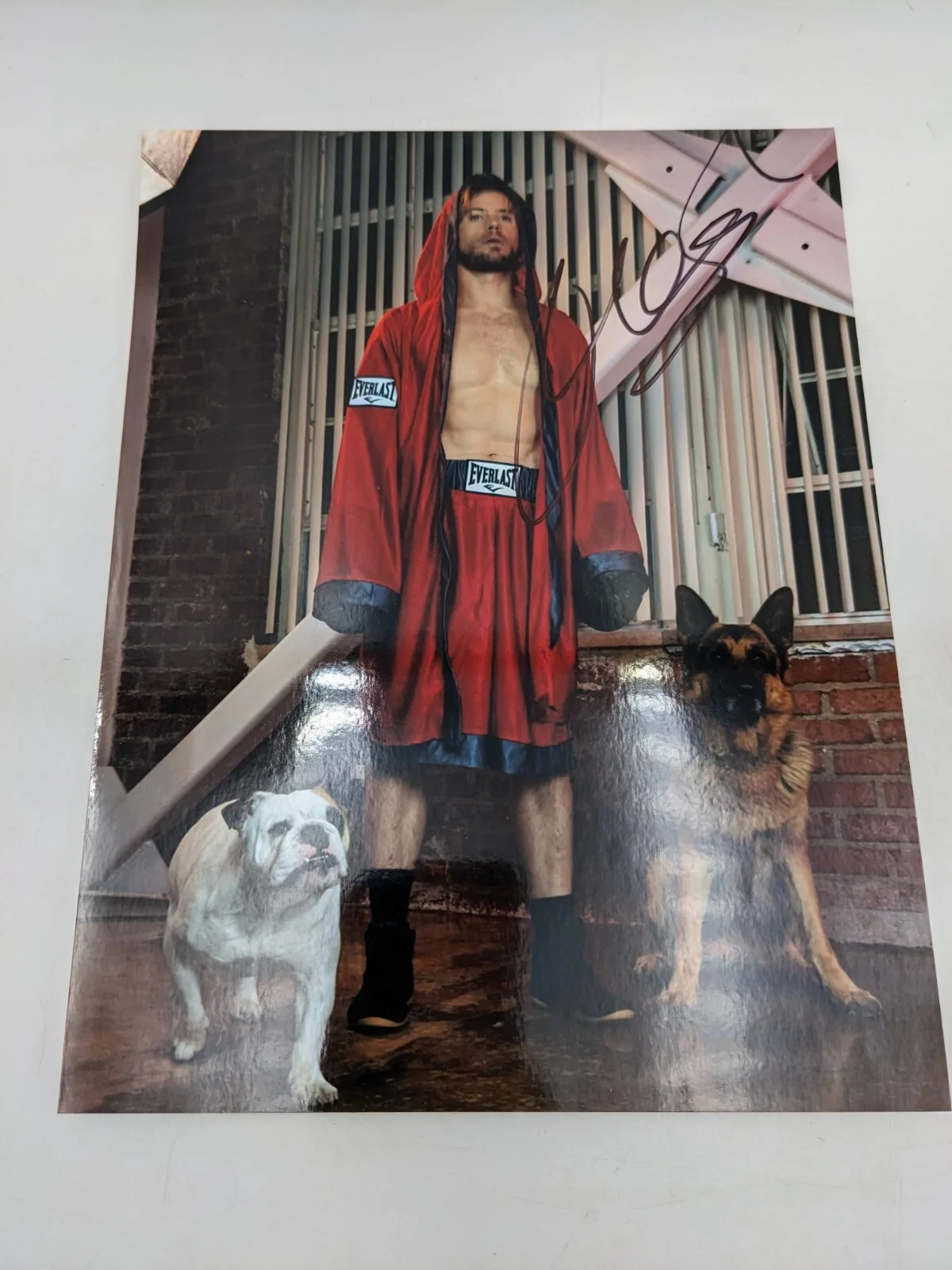 Trevor Donovan 90210 Actor Shirtless Boxing Robe Signed 8x10 Photo Autograph, изображение 2
