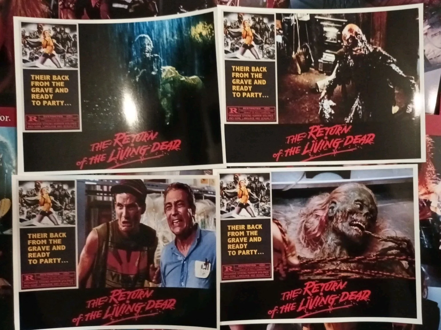 The Return Of The Living Dead 1985. 16 Glossy 6x5ins Lobby Cards & Bookmarker., изображение 5