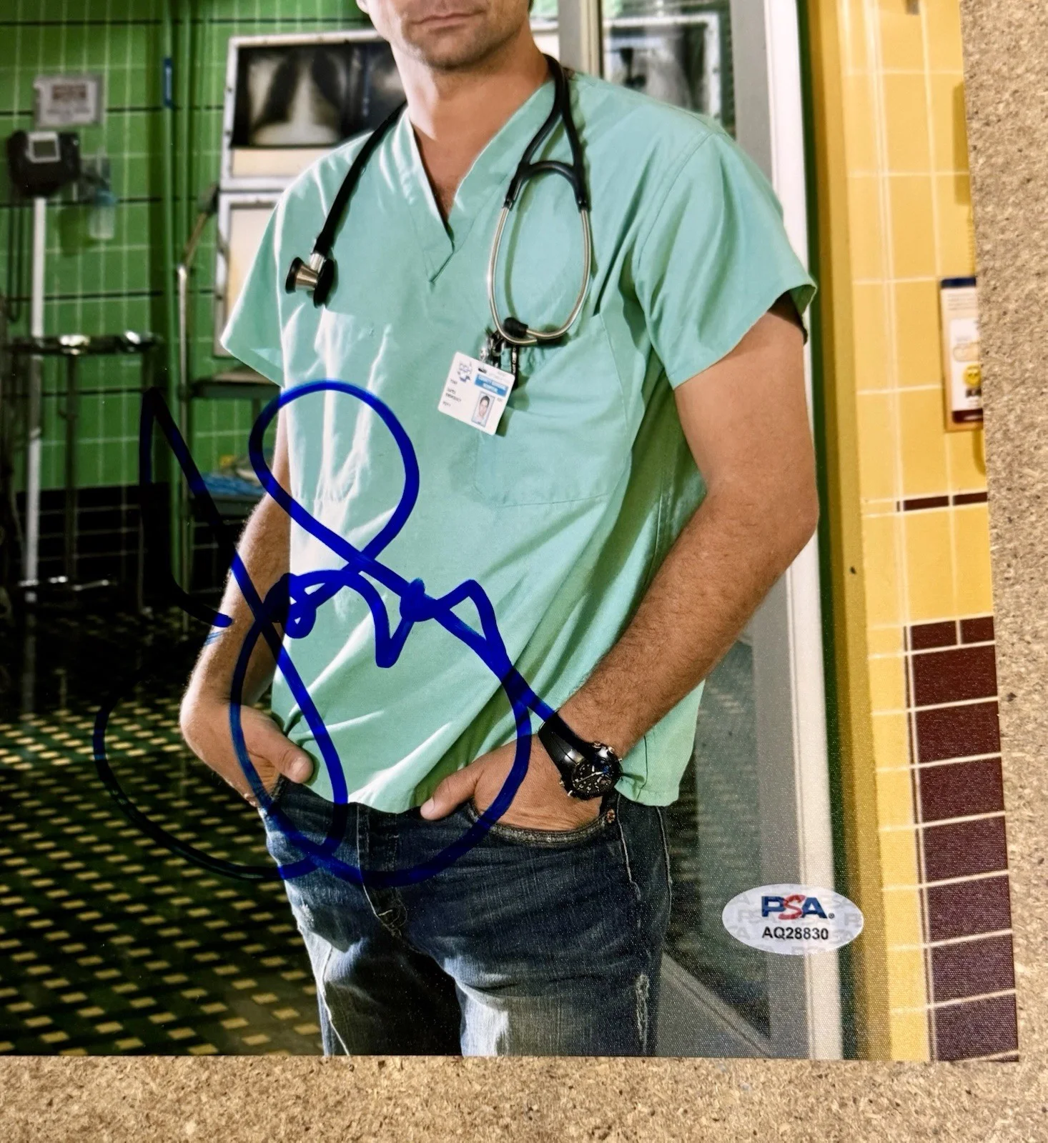 John Stamos — John Stamos Signed ER Doctor Dr. Tony Gates Autographed 8x10 Photo PSA/DNA COA, изображение 2