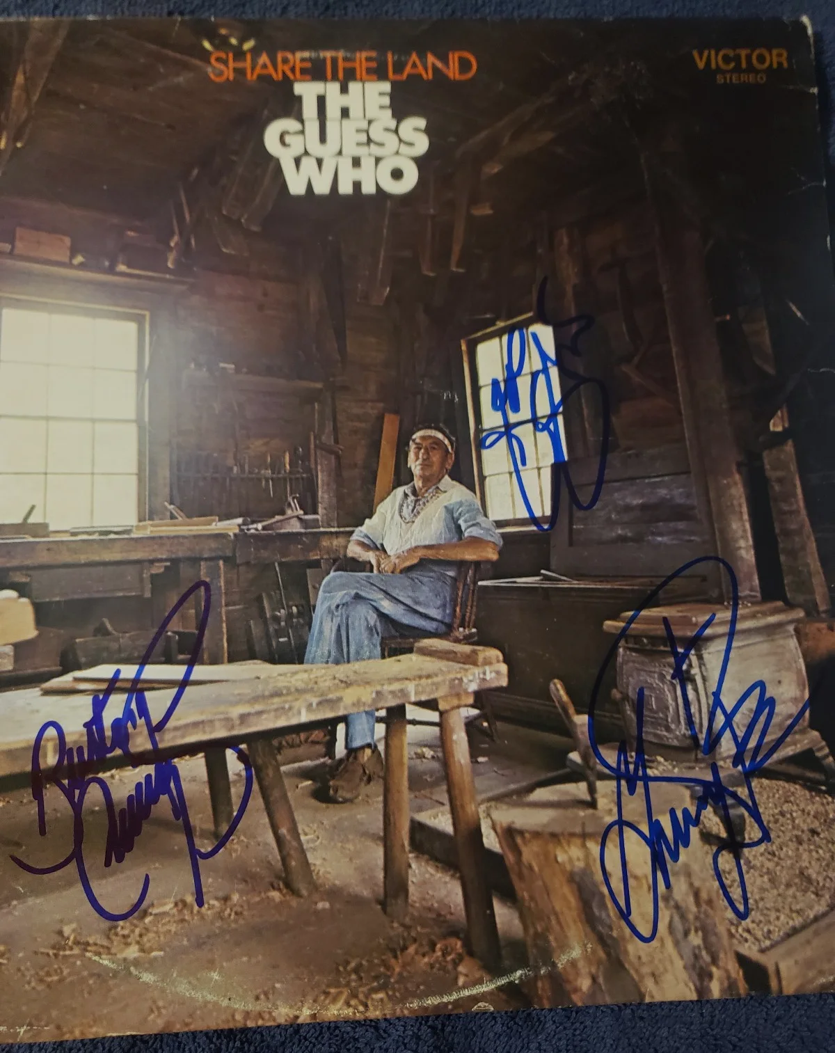 THE GUESS WHO SIGNED RECORD SHARE THE LAND" BURTON CUMMINGS/PETERSON/SHAW PROOF, изображение 3