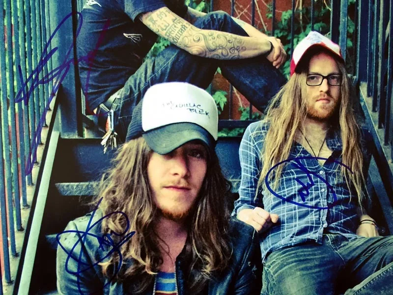 THE CADILLAC THREE ENTIRE BAND SIGNED AUTOGRAPHED 11x14 PHOTO VERY RARE PSA/DNA, изображение 2