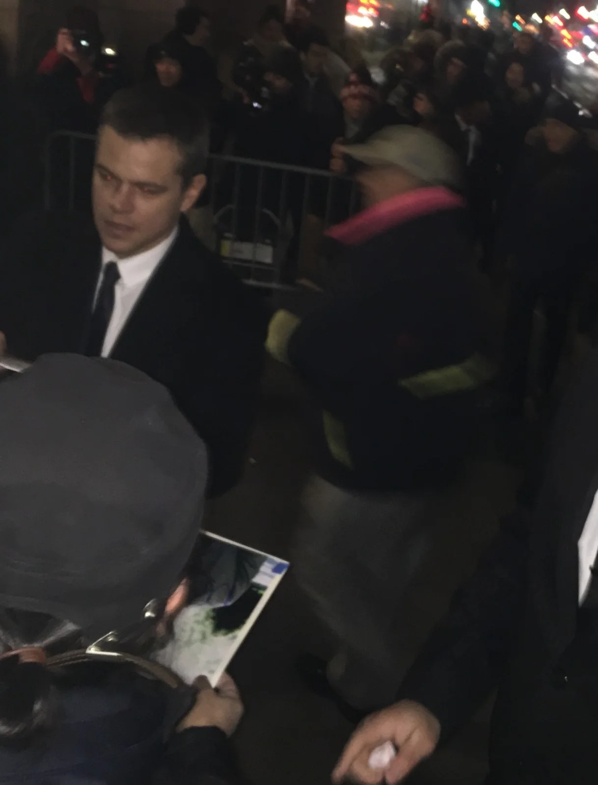 Matt Damon — Matt Damon The Martian Actor Signed 8x10 Autographed Photo Proof PSA, image 2