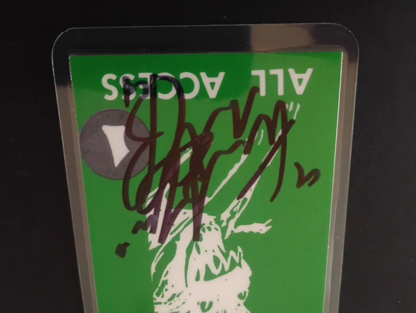 CHARLIE WATTS — CHARLIE WATTS ROLLING STONES DRUMS SIGNED AUTOGRAPH URBAN JUNGLE 1990 TOUR PASS, изображение 2