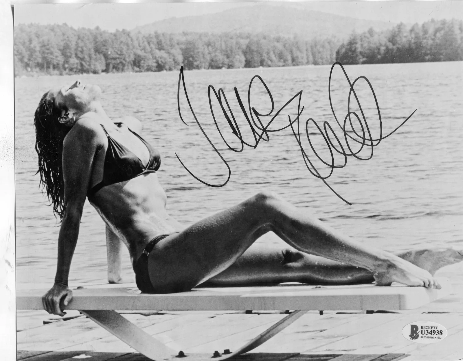 Jane Fonda — * JANE FONDA * sexy bikini "On Golden Pond" signed 8X10" photo / Beckett COA, изображение 2