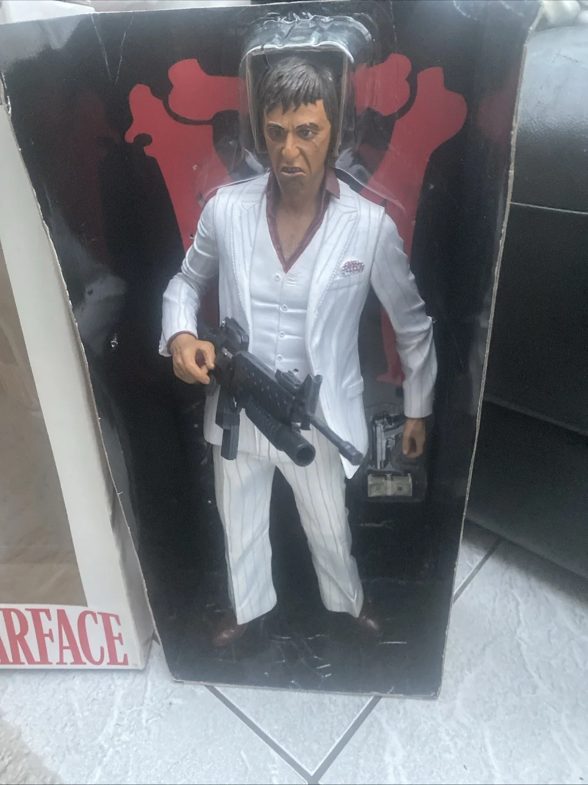 Neca SCARFACE 18” Motion Activated Sound 1/4 Scale Figure BOXED with Accesories, изображение 3