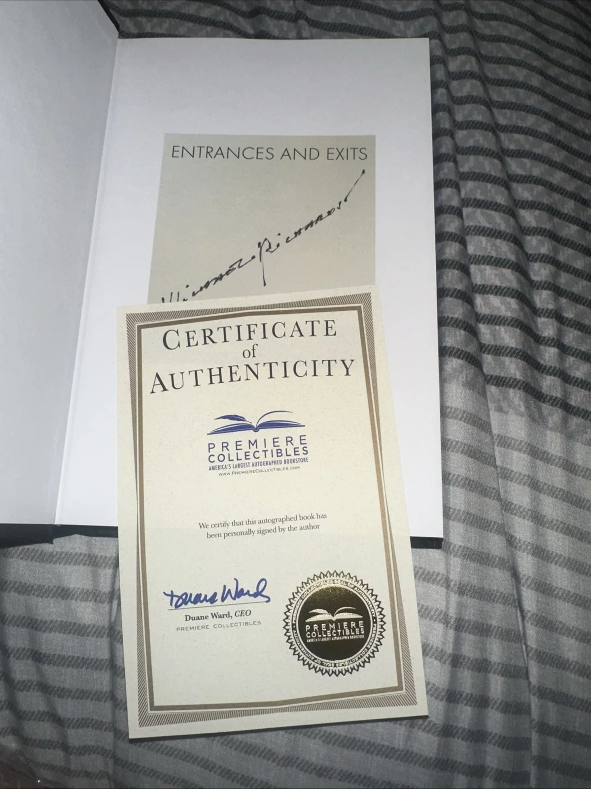 Michael Richards — Michael Richards Signed Book Entrances and Exits HC COA Kramer Seinfeld 2024, image 3