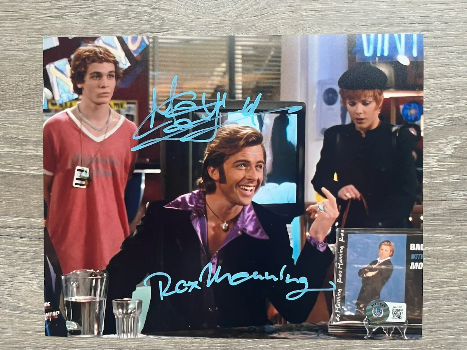 Maxwell Caulfield — Maxwell Caulfield Signed Rex Manning 8x10 Photo Beckett COA Empire Records, изображение 2