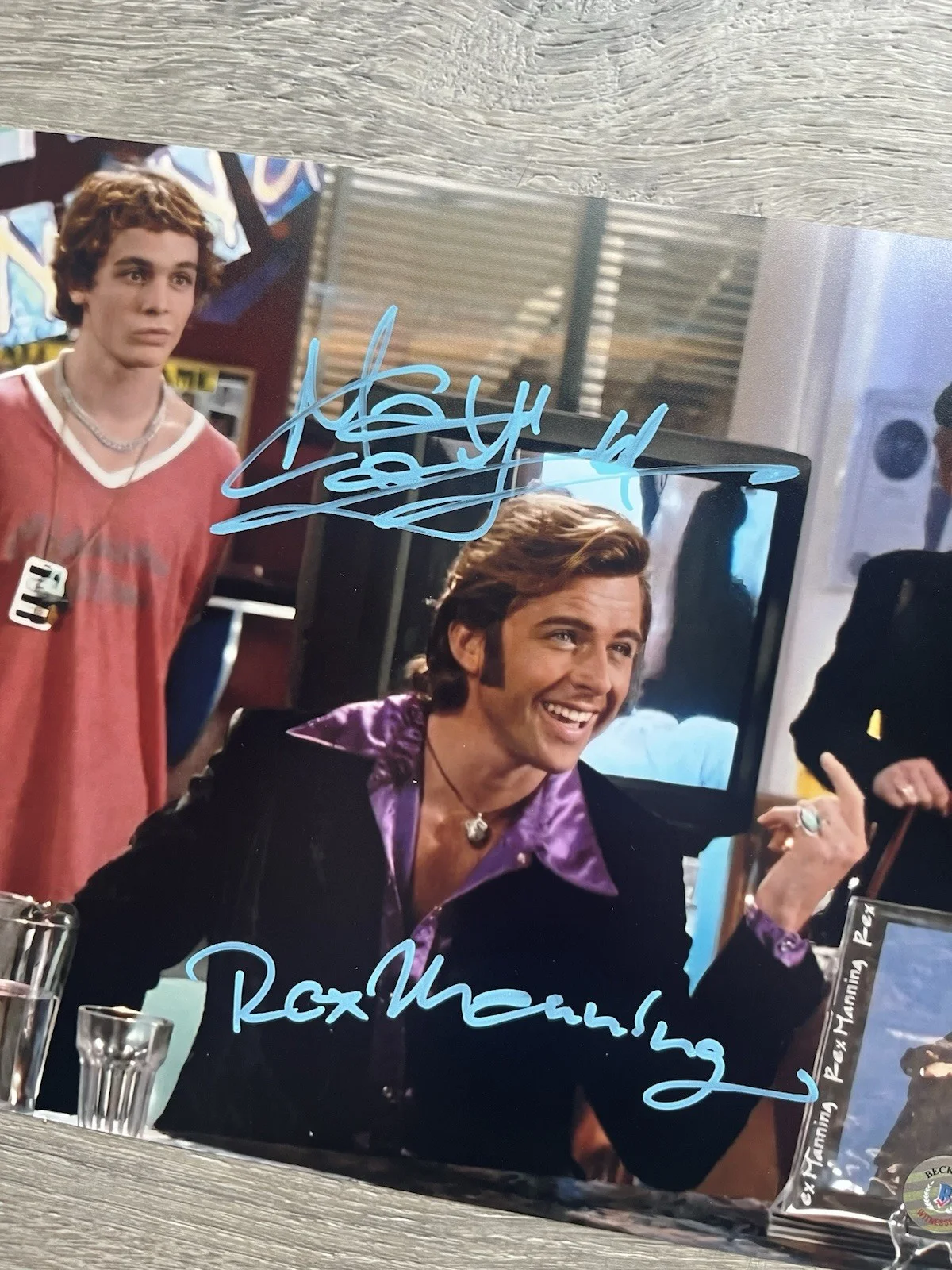 Maxwell Caulfield — Maxwell Caulfield Signed Rex Manning 8x10 Photo Beckett COA Empire Records, изображение 3