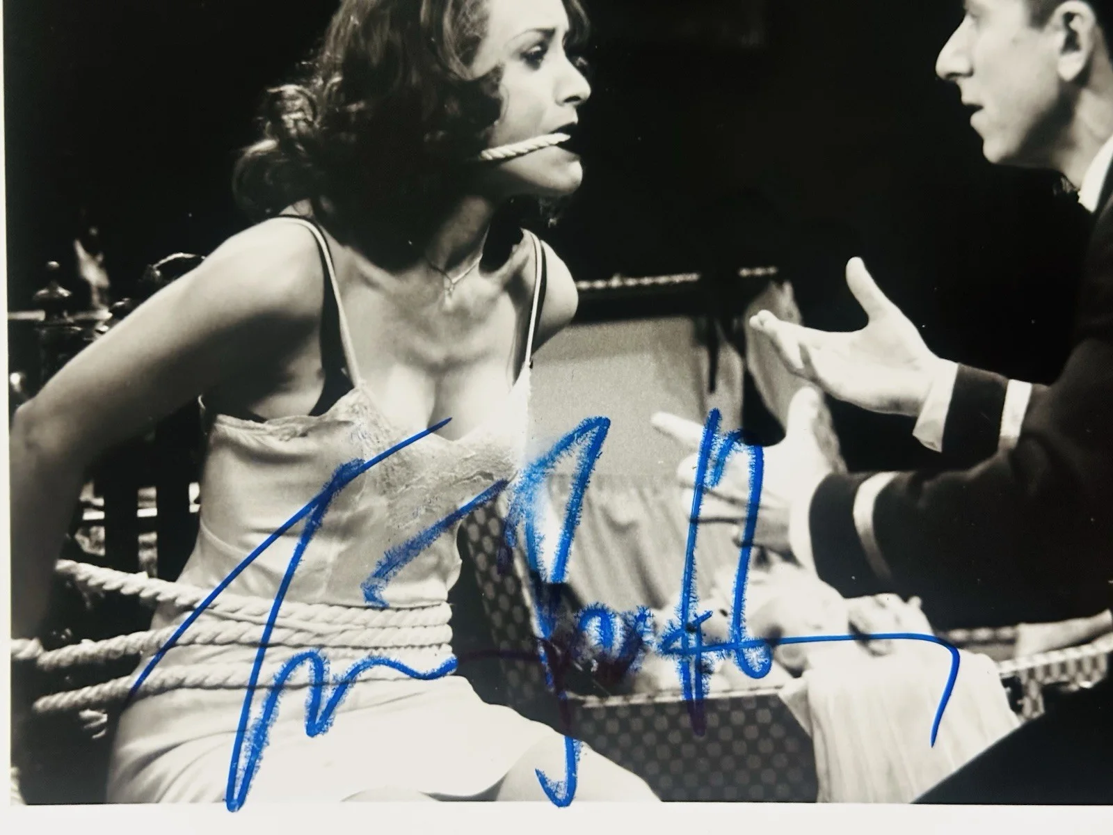 Tim Roth — Tim Roth signed Quentin Tarantino’ Four Rooms 8x10 photo In Person., изображение 3
