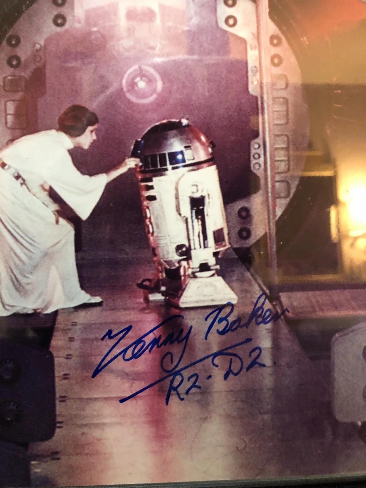 Kenny Baker — Signed Kenny Baker “R2-D2” Star Wars AUTOGRAPHED 8 X 10 Photograph, image 3
