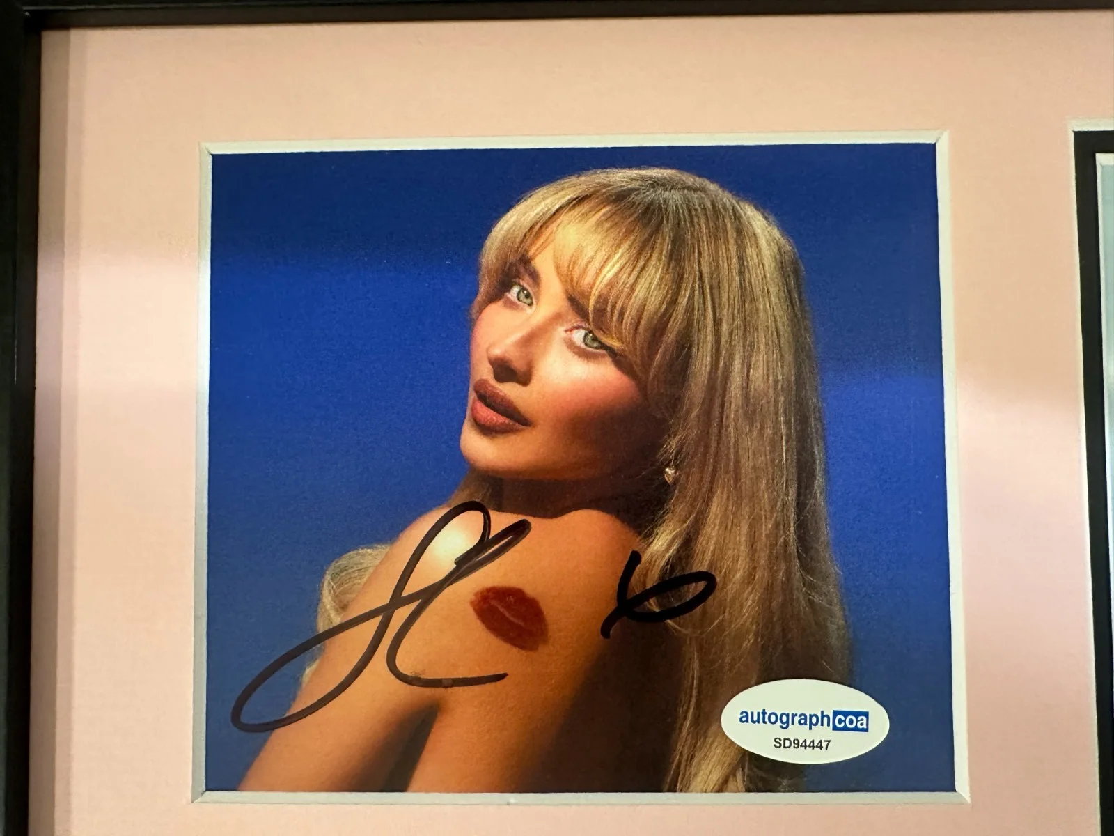 Sabrina Carpenter Signed SHORT N' SWEET Autograph Framed CD Display W/ ACOA COA, изображение 2