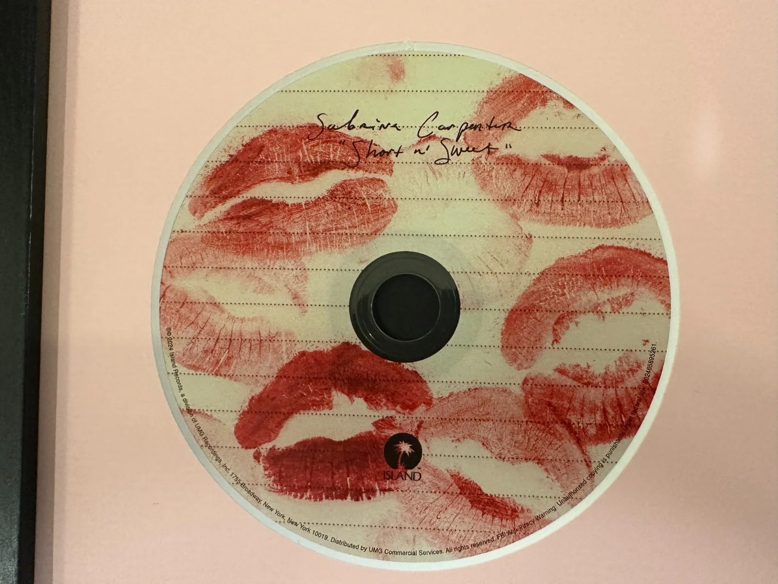 Sabrina Carpenter Signed SHORT N' SWEET Autograph Framed CD Display W/ ACOA COA, изображение 3