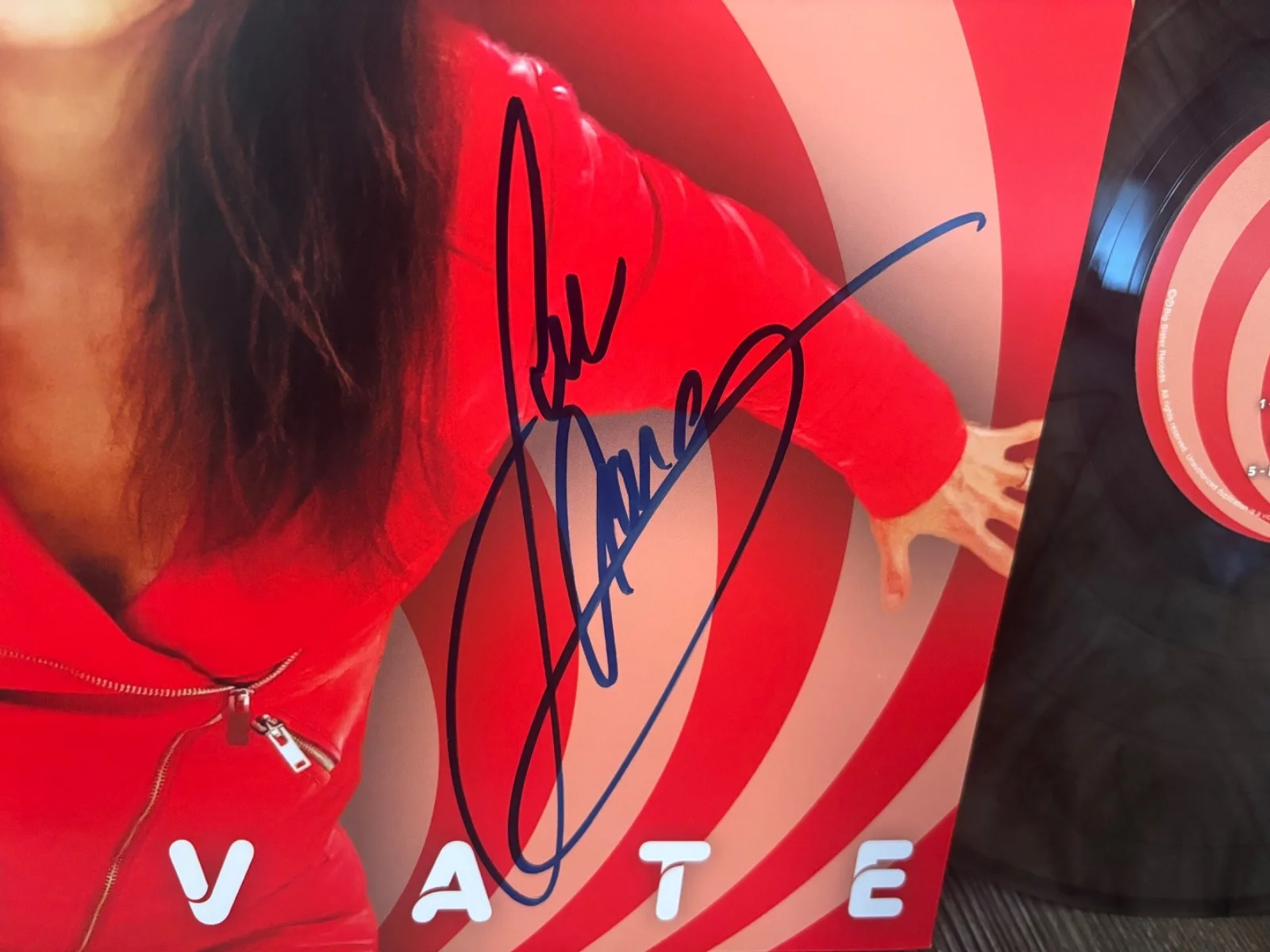 LEE AARON SIGNED AUTOGRAPHED LP VINYL SMOKE COLOURED ELEVATE RARE METAL QUEEN, изображение 2