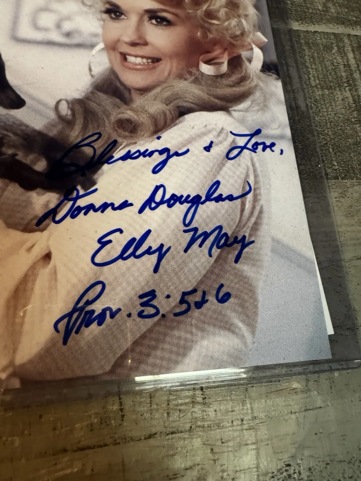 DONNA DOUGLAS — DONNA DOUGLAS ELLY MAY Blk & White SIGNED 8x10 PHOTO AUTOGRAPH HILLBILLIES JSA, image 2