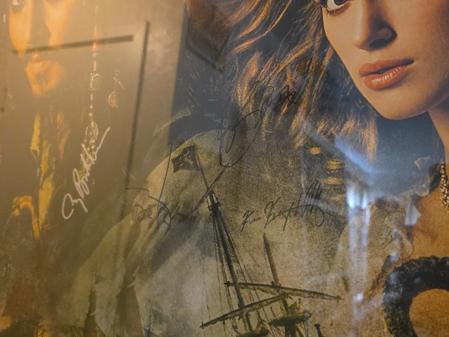 Johnny Depp — Pirates of the Caribbean Dead Man's Chest Signed Poster Depp Bloom Knightley, изображение 2