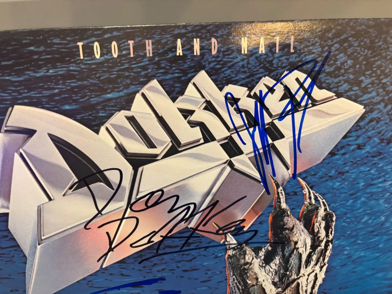 DOKKEN SIGNED AUTOGRAPHED TOOTH AND NAIL LP VINYL RARE X3 DON GEORGE JEFF (2), изображение 2