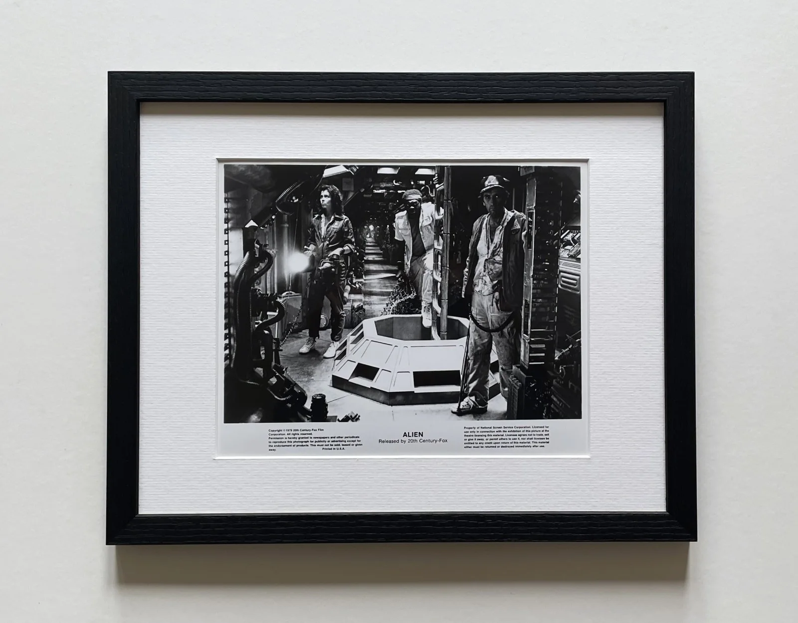 Alien Photo Original Framed 8X10 Inch B&W Press Publicity Still, изображение 2