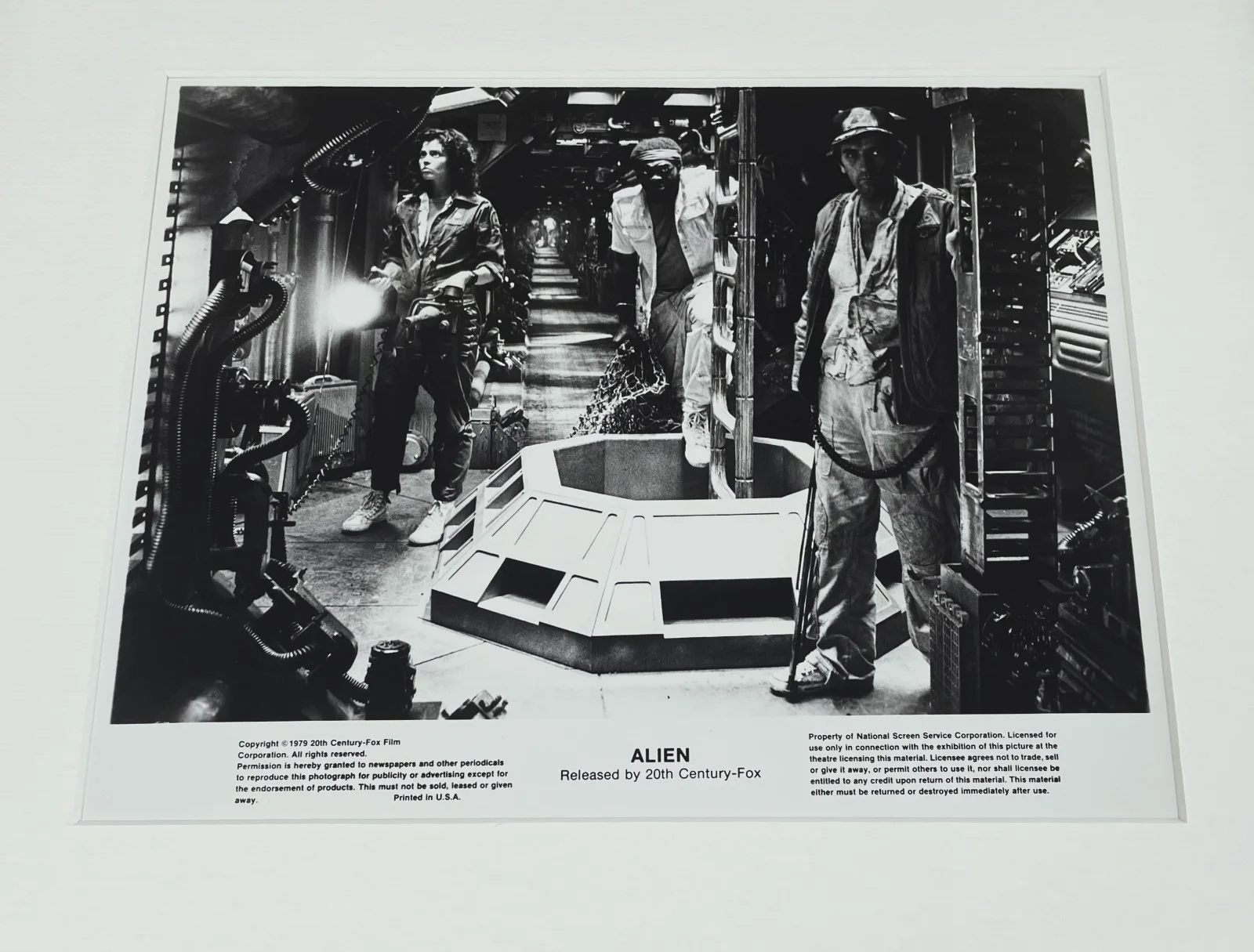 Alien Photo Original Framed 8X10 Inch B&W Press Publicity Still, изображение 3