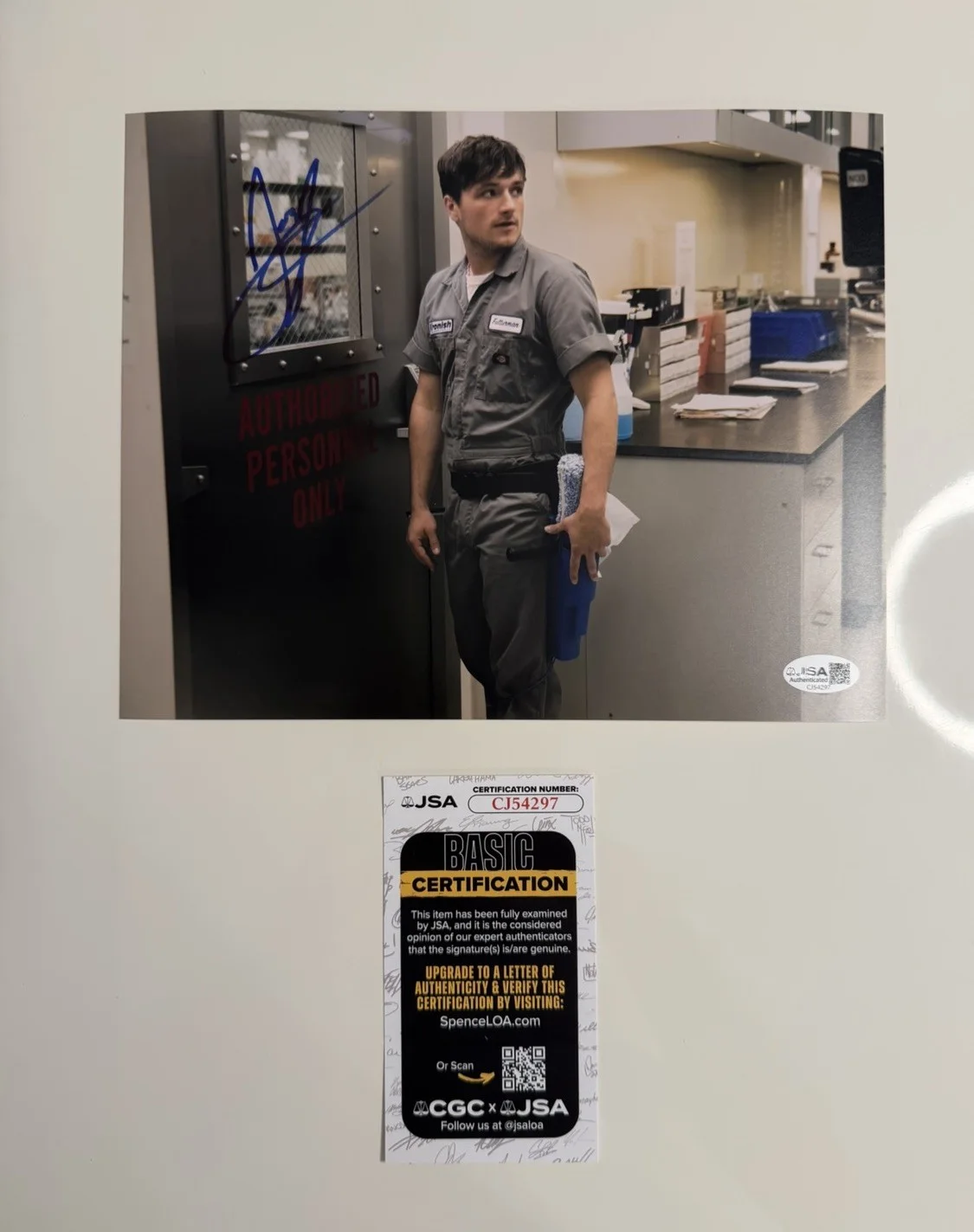 Josh Hutcherson — Josh Hutcherson Actor Autographed 8x10 Photo Hunger Games Rare JSA COA