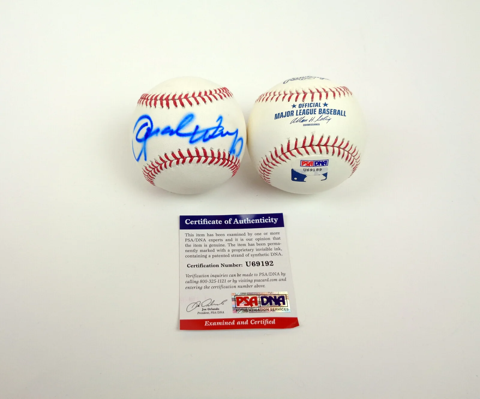 Oprah Winfrey — Oprah Winfrey Signed Autograph MLB Baseball PSA/DNA COA