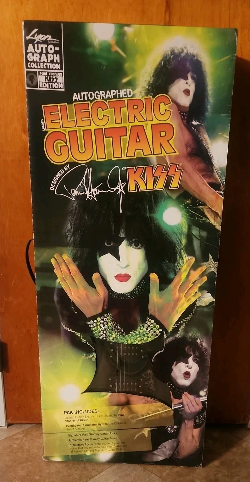 Target Lyon Washburn Autographed KISS Paul Stanley Guitar & Acrylic Display Case, изображение 2