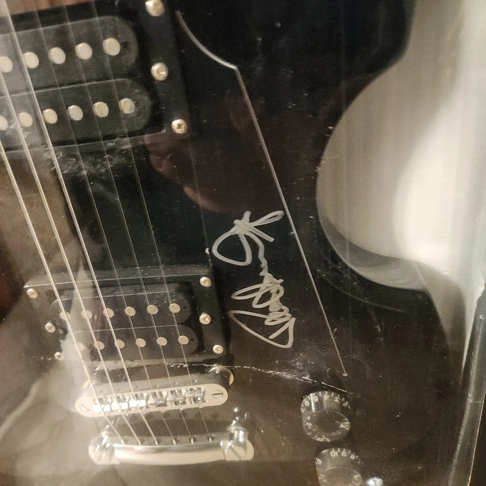 Target Lyon Washburn Autographed KISS Paul Stanley Guitar & Acrylic Display Case, изображение 5