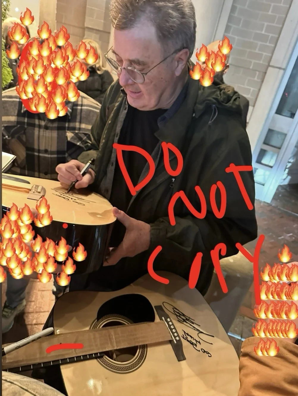 VINCE GILL SIGNED FULL SIZE ACOUSTIC GUITAR EXACT PHOTO PROOF 🚨SONG INSCRIPTION, image 2