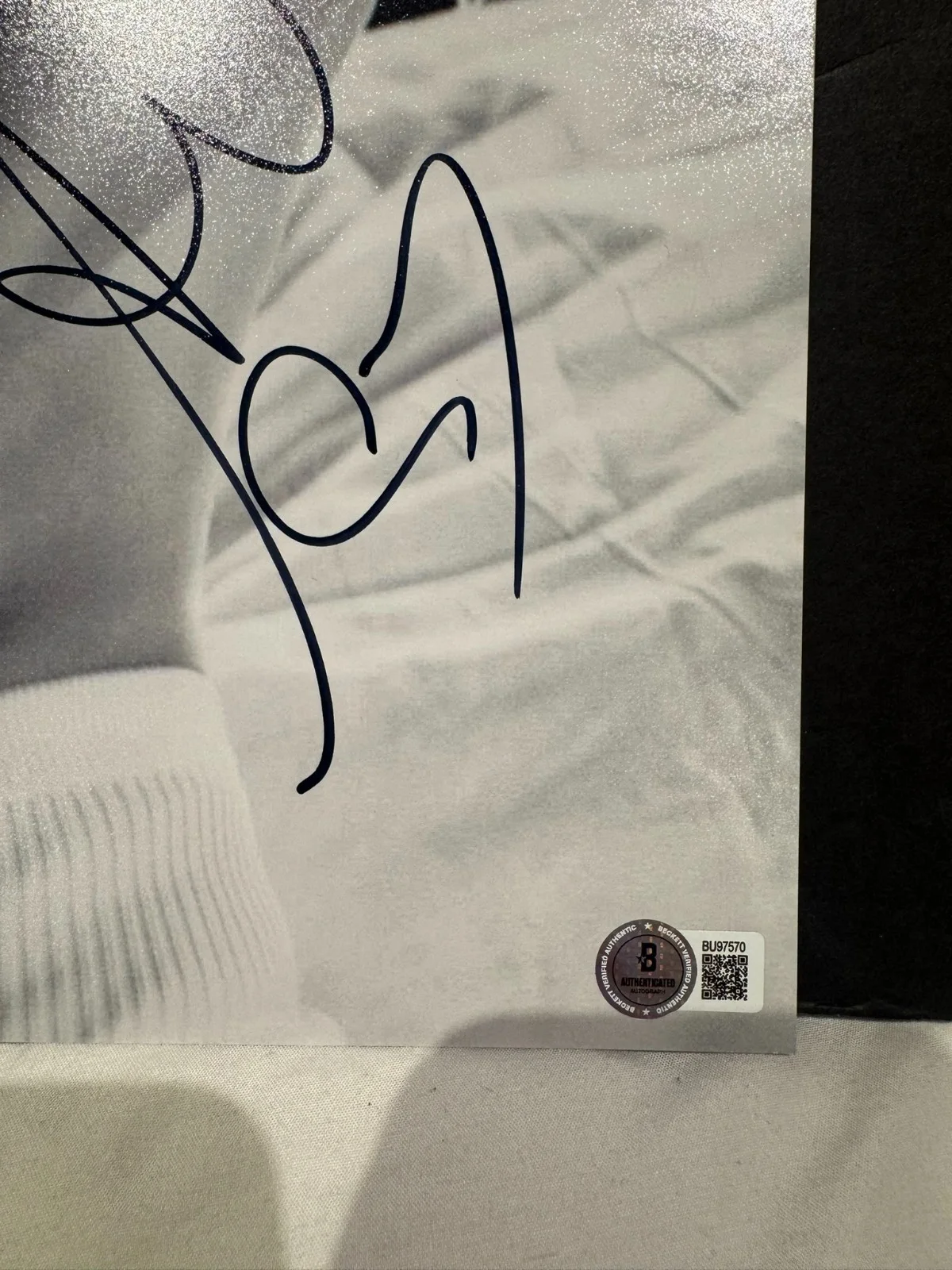 ALESSANDRA AMBROSIO SIGNED 11X14 PHOTO AUTO VICTORIAS SECRET MODEL BECKETT COA, изображение 2