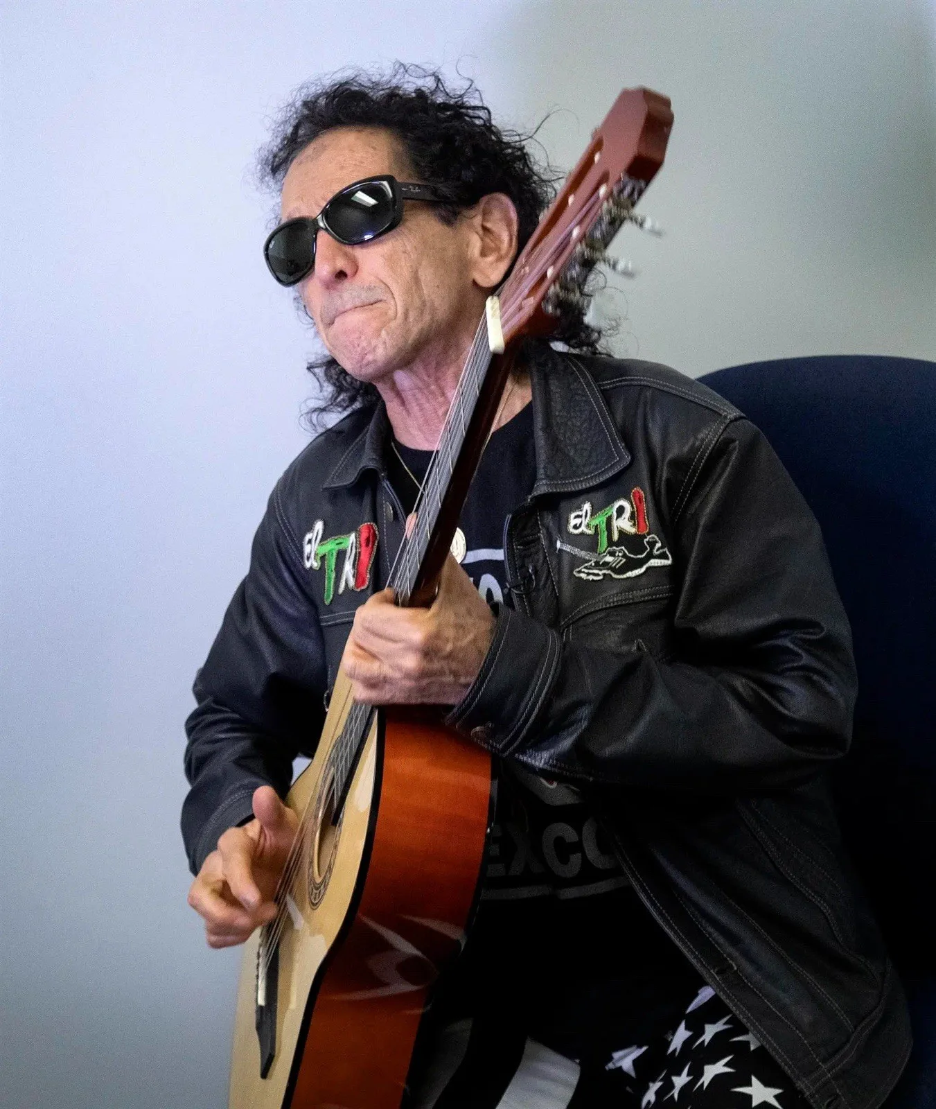 Juan Calleros, Fher Olvera, Sergio Vallin — Alex Lora El Tri Autograph Acoustic Guitar, image 3
