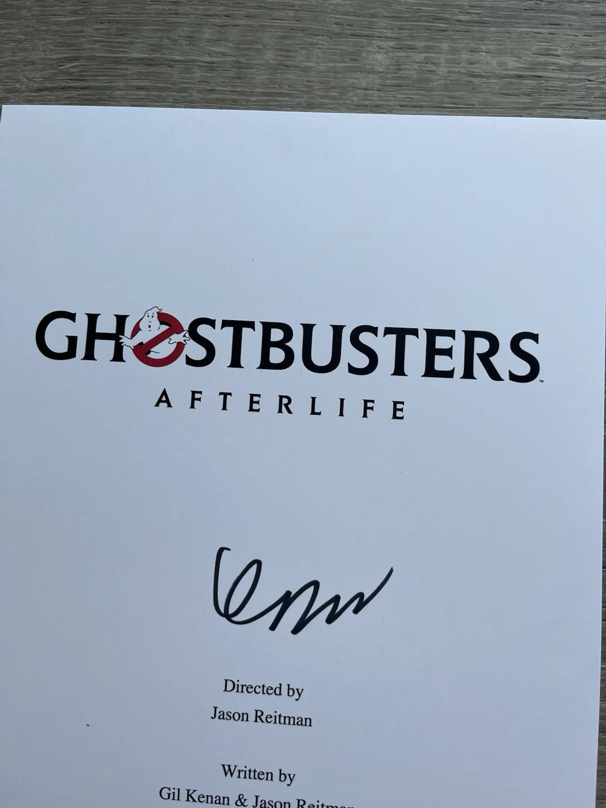 Finn Wolfhard — Finn Wolfhard Signed Ghostbusters Afterlife 8.5x11 Movie Script Cover JSA COA, изображение 3