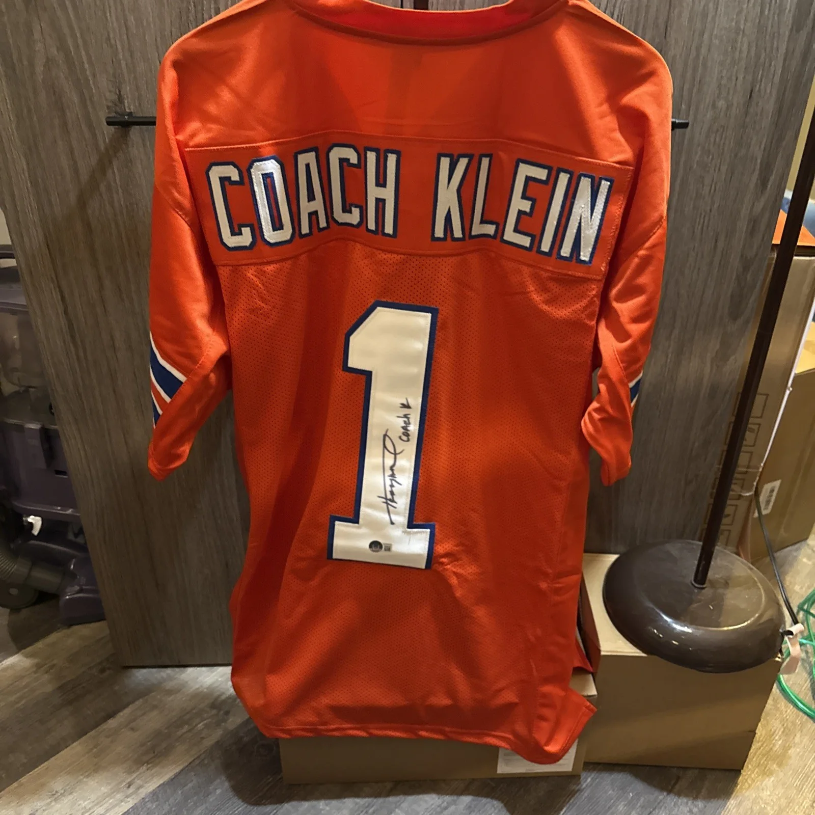 Henry Winkler — Henry Winkler Signed Custom "Coach Klein" Jersey (Beckett COA #WT43073), изображение 2