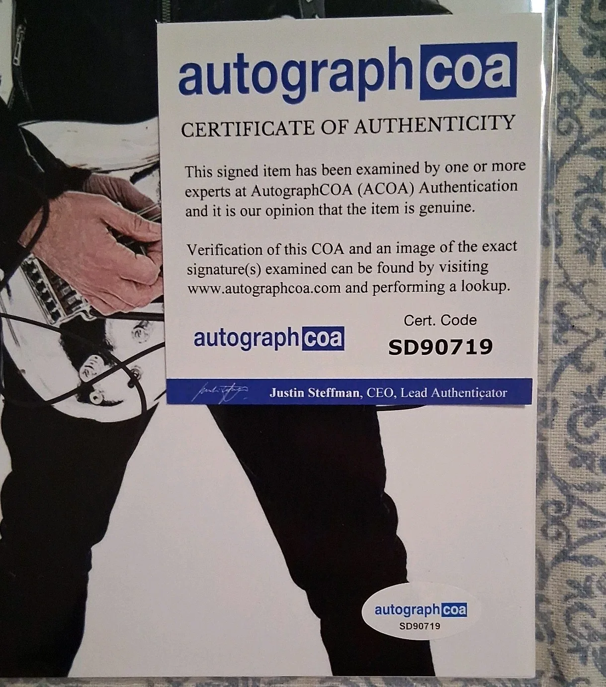 JOE SATRIANI SIGNED 8x10 PHOTO LEGENDARY GUITARIST autographCOA, изображение 2