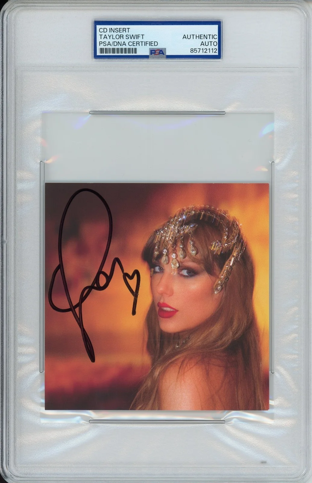 Taylor Swift — Taylor Swift Signed Life of a Showgirl CD Photo PSA DNA COA Autograph w/ HEART, изображение 3