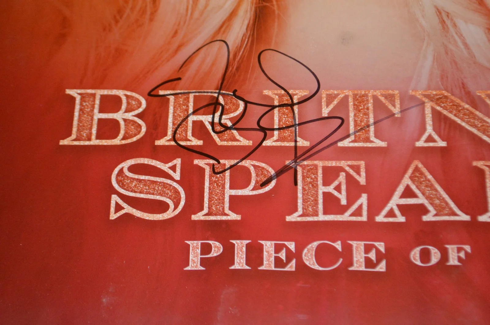 Britney Spears Autographed "Piece Of Me" 18x24 Poster with Beckett LOA, изображение 2