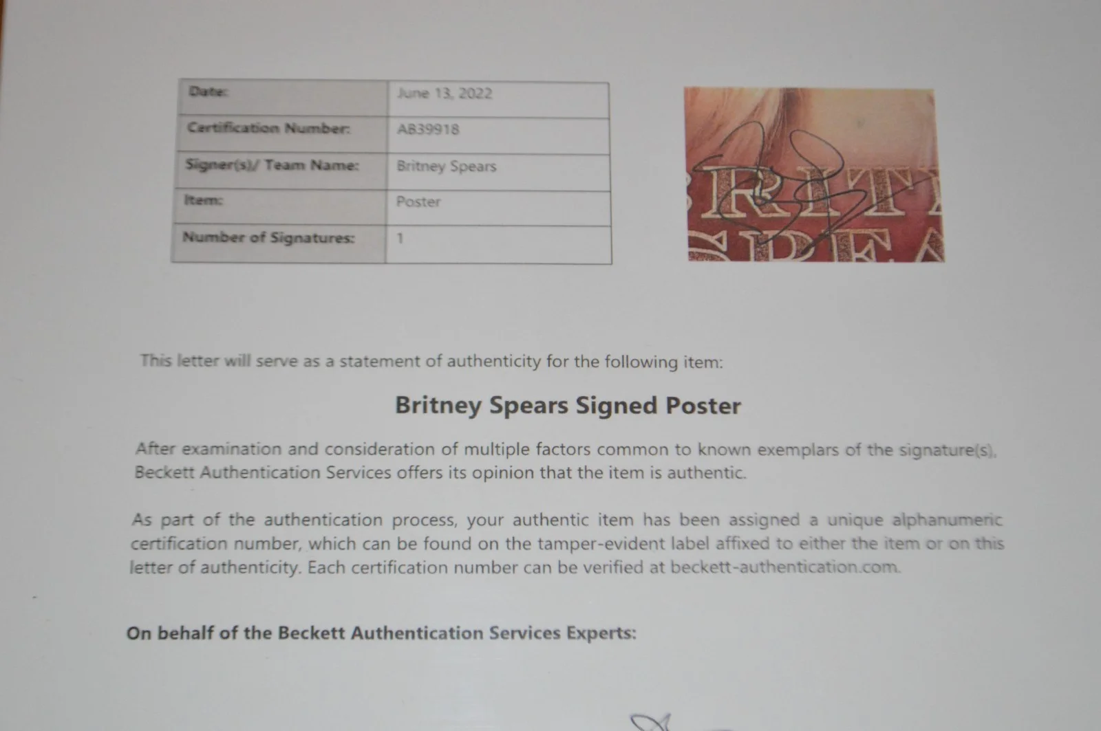 Britney Spears Autographed "Piece Of Me" 18x24 Poster with Beckett LOA, изображение 4