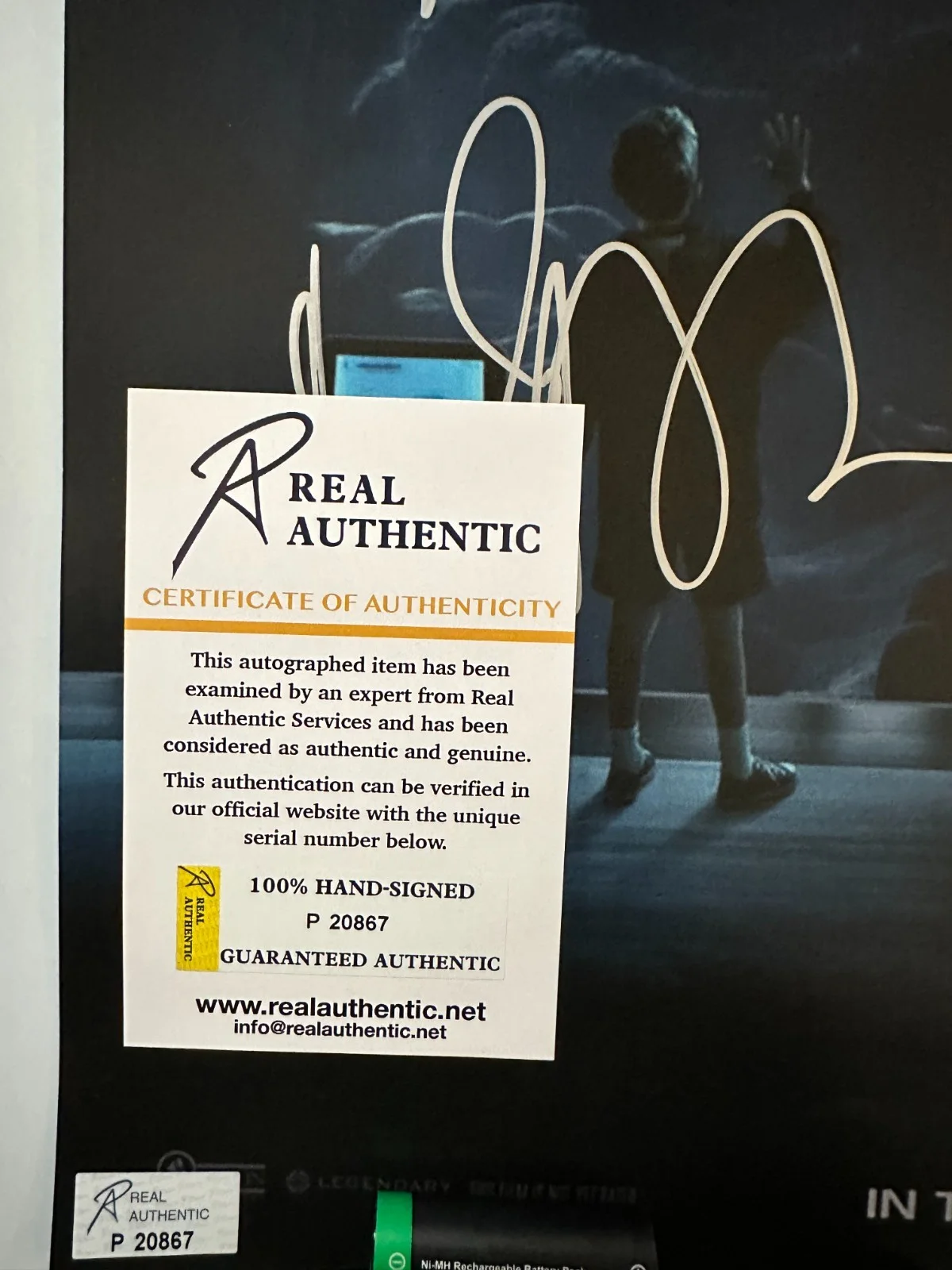 Bryce Dallas Howard, Chris Pratt, Nick Robinson, Katie McGrath — Jurassic World Signed Movie Poster with COA / 7 Signatures -Howard, Pratt, Tee, изображение 4