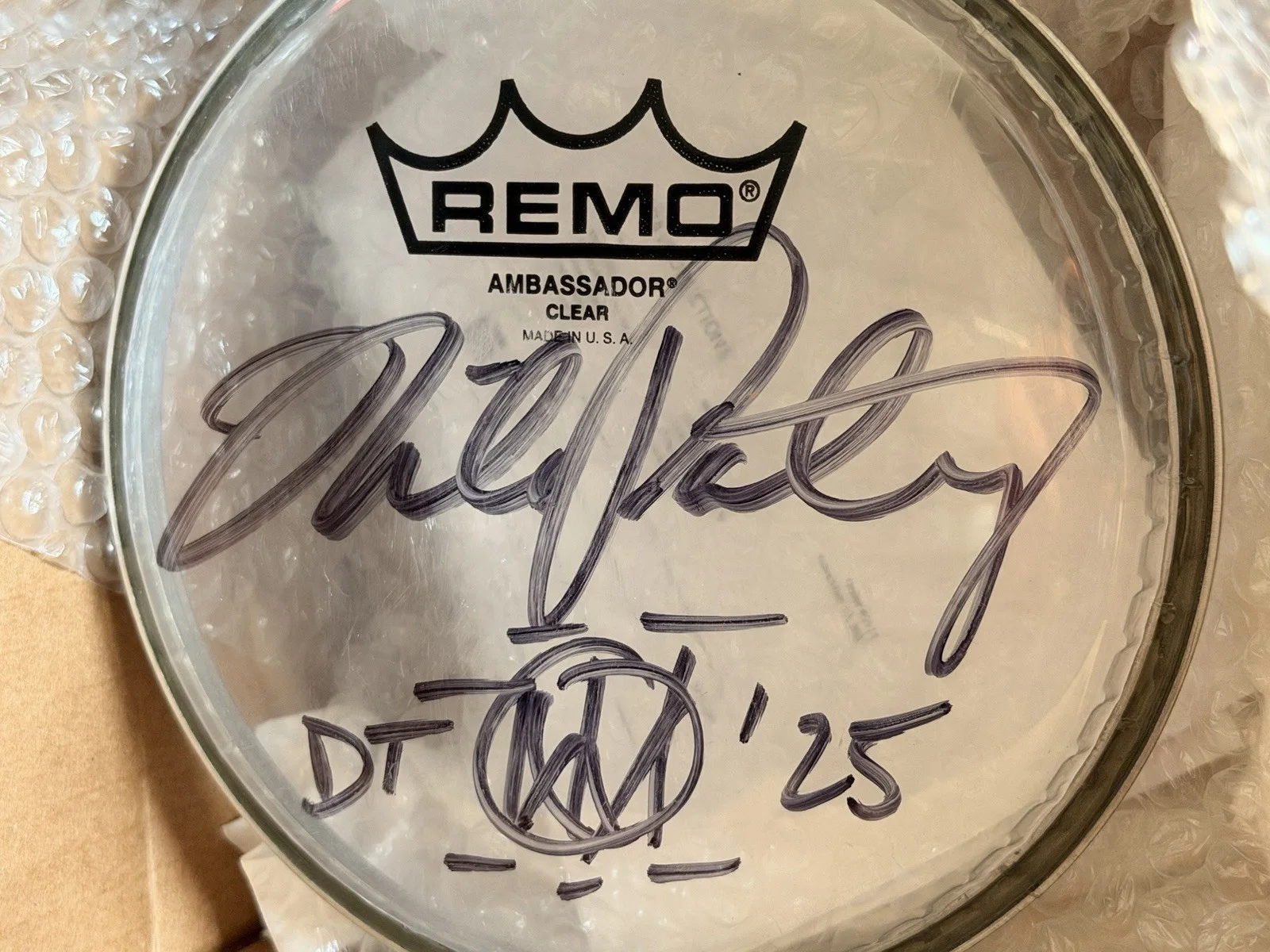 MIKE PORTNOY AUTOGRAPHED 6” DRUM HEAD - USED ON DREAM THEATER’S 40TH ANNIVERSARY, изображение 2