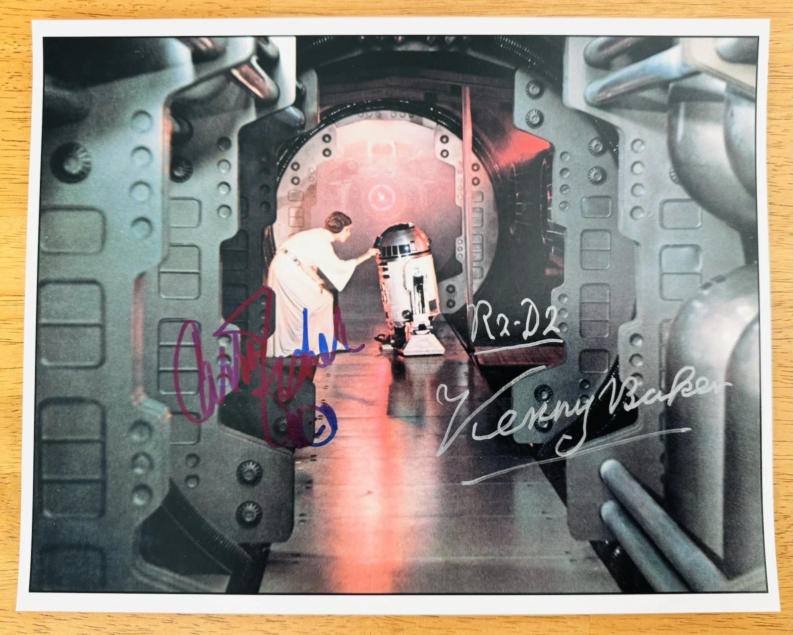 Carrie Fisher — Carrie Fisher & Kenny Baker Signed Auto 8x10 Photo W Princess Leia Sketch SWAU