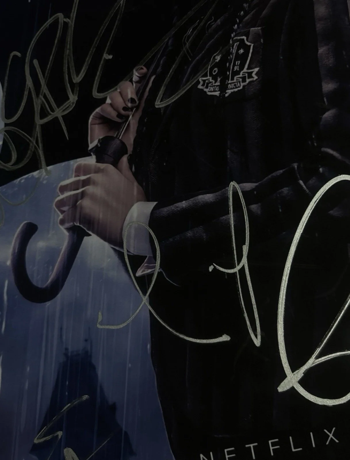 Wednesday 12x18 Poster Signed X7- Jenna Ortega, Catherine, Luig Etc + Proof, изображение 4
