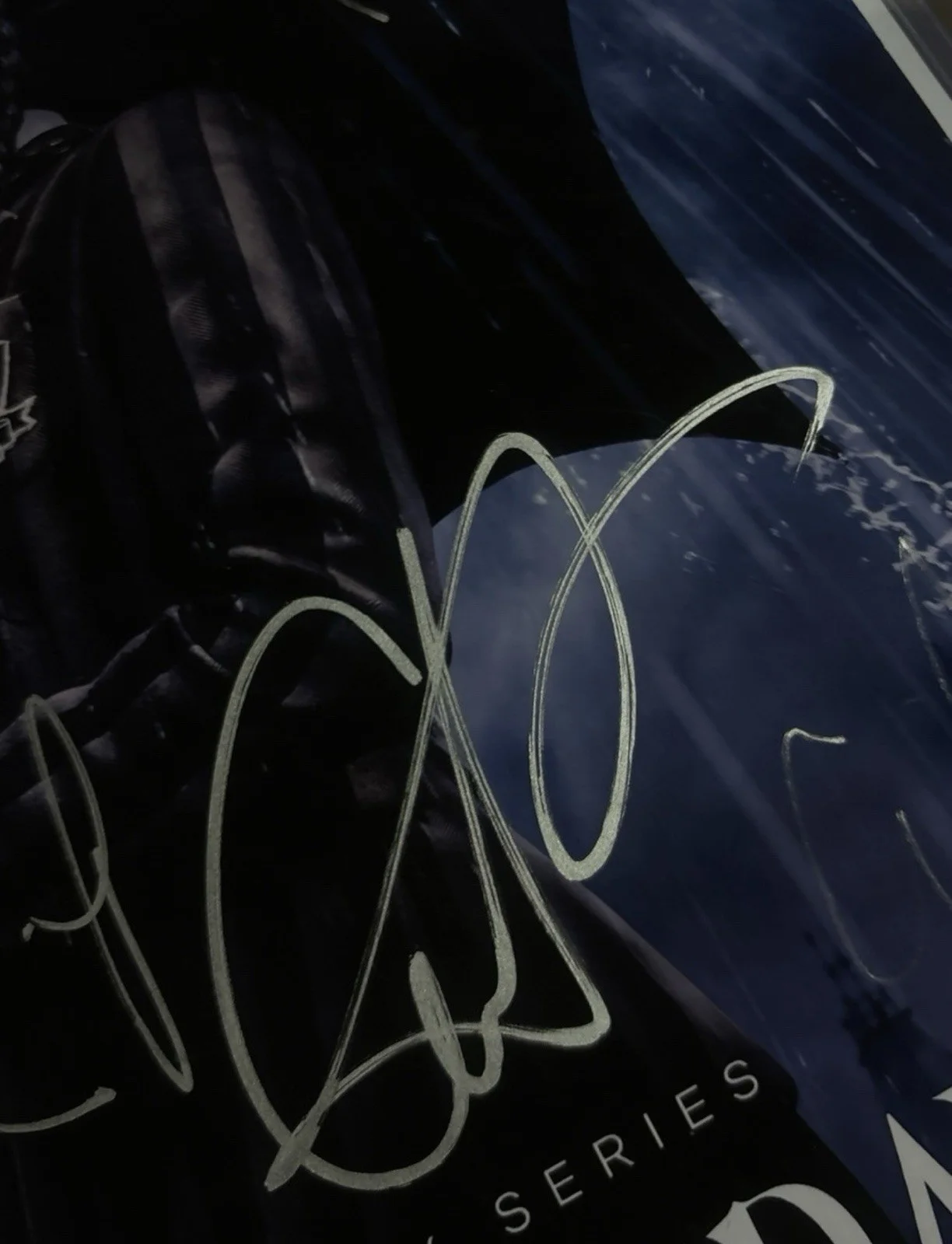 Wednesday 12x18 Poster Signed X7- Jenna Ortega, Catherine, Luig Etc + Proof, изображение 5