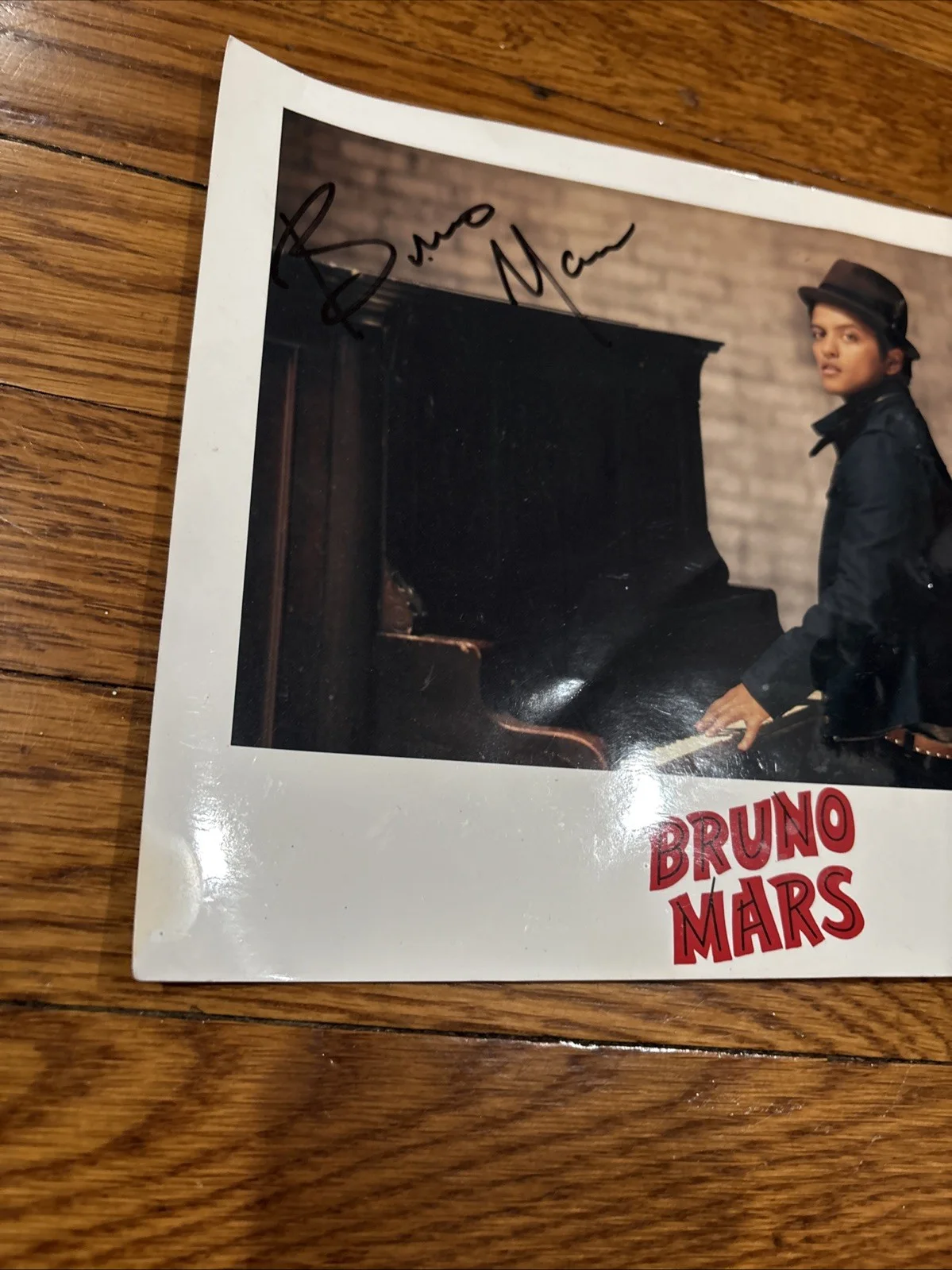 Bruno Mars — BRUNO MARS SIGNED 8X10 PROMO PHOTO DOO-WOPS & HOOLIGANS 2010 Autographed Rare, изображение 2
