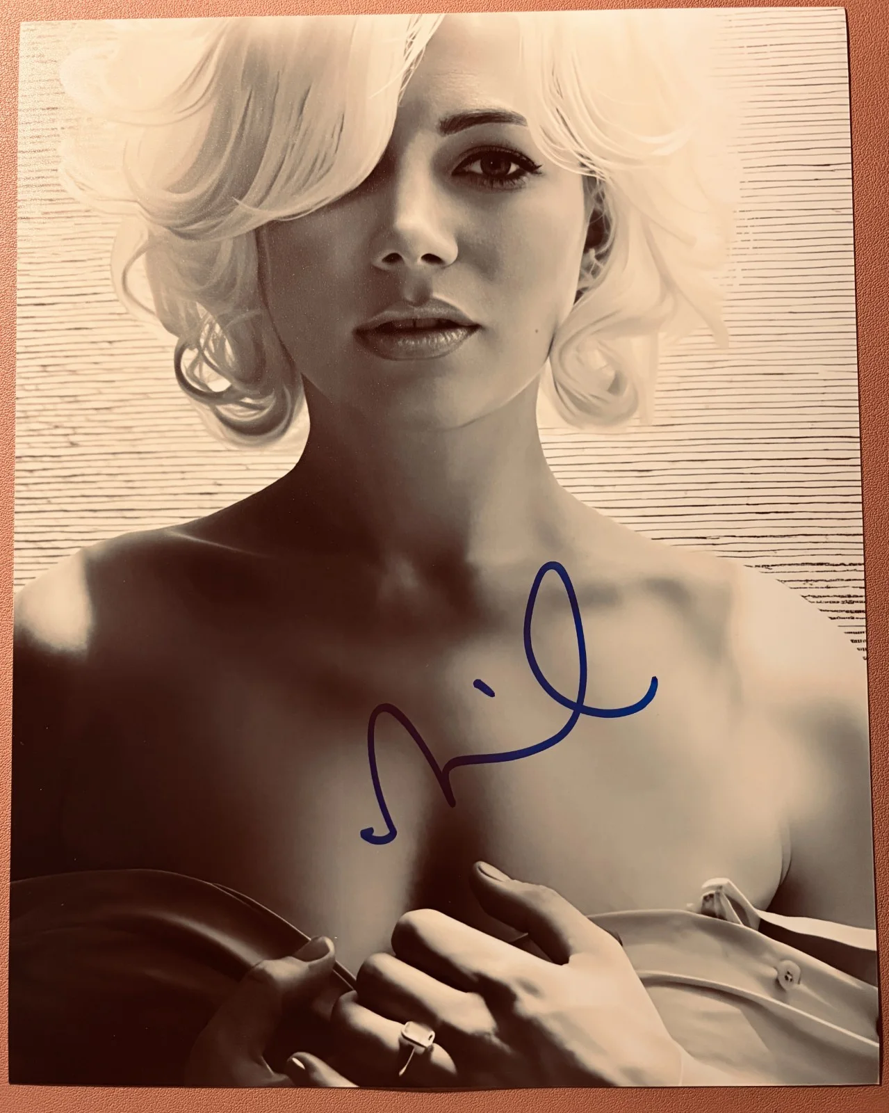 Michelle Williams — Michelle Williams Signed•8x10 MARILYN MONROE•BAYWATCH•Piece of the Past COA LOA, изображение 2