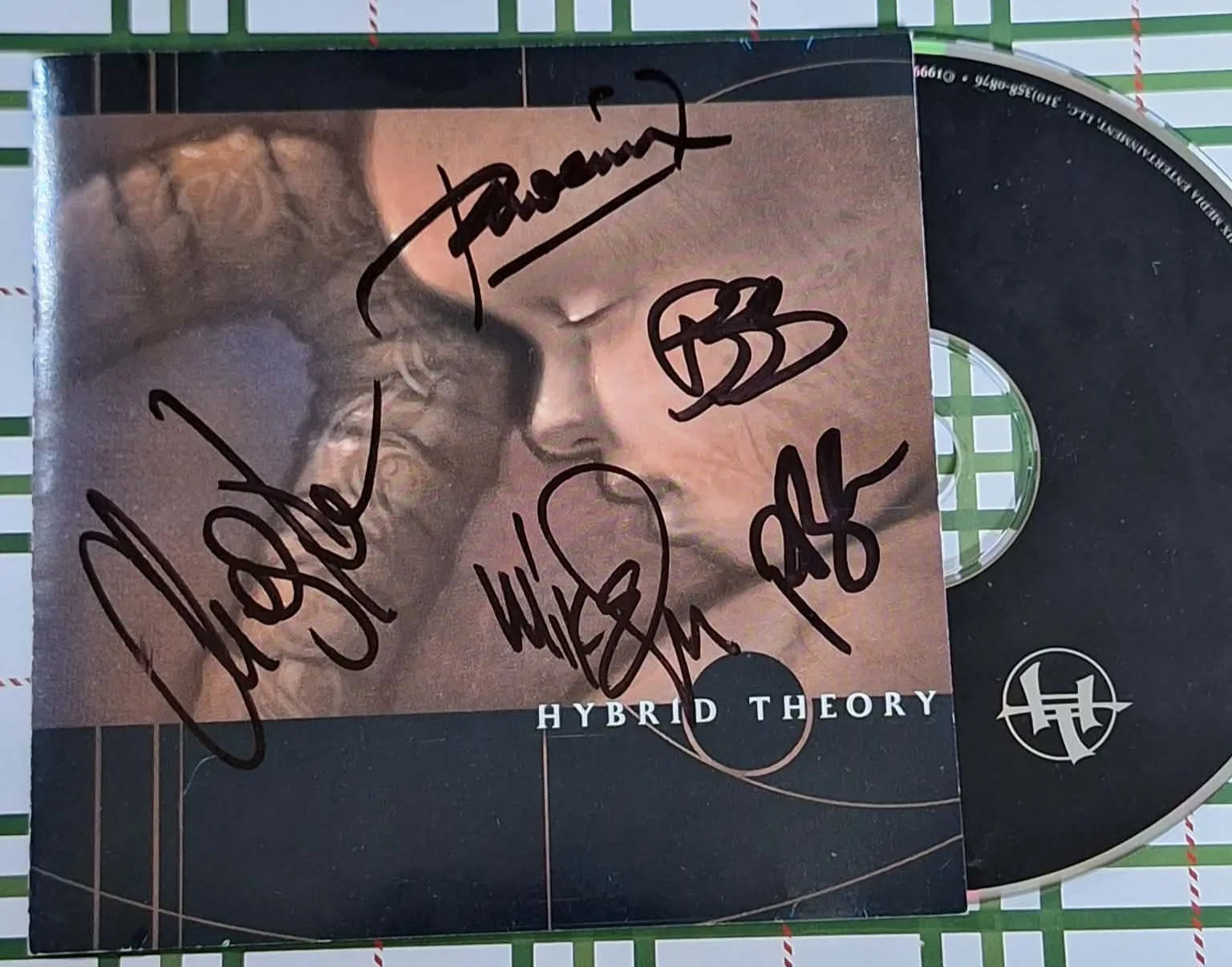RARE Autographed 1999 Hybrid Theory EP Linkin Park LPU Version, image 2